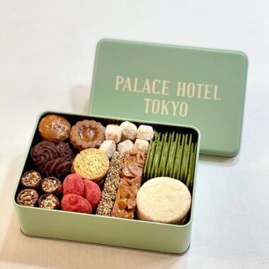 Custom cookie and chocolate tin packaging